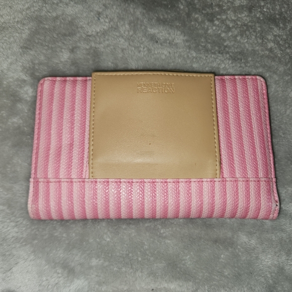 Kenneth Cole Wallet - Picture 2 of 4